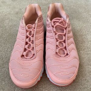Nike Air Max Plus SE Size 8 Womens Coral Stardust 862201-601
